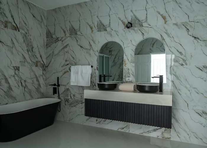 Emotions By Ironshore Ltd Maison d'hôtes