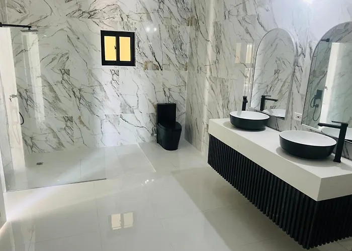 Emotions By Ironshore Ltd Maison d'hôtes